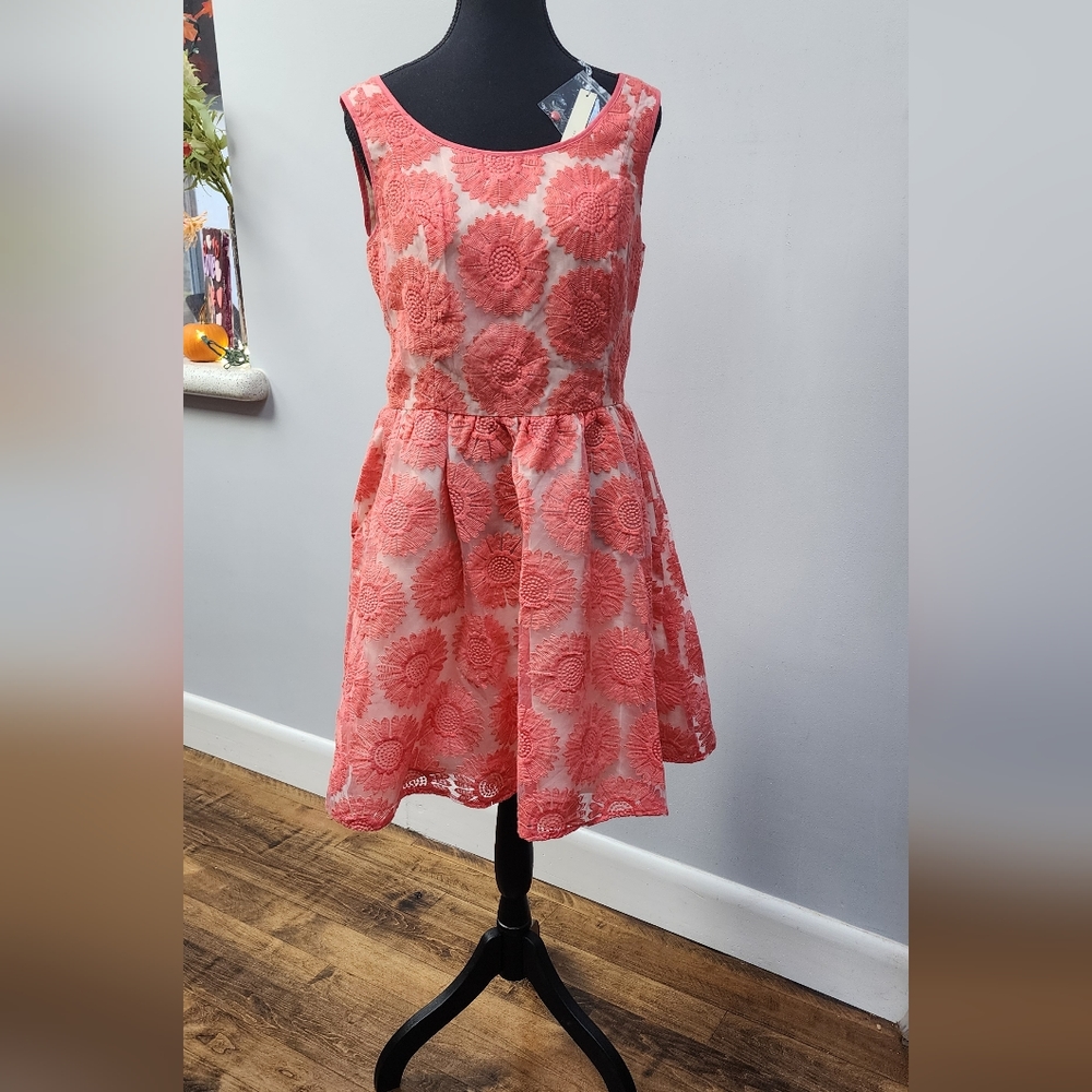 NWT Lauren Conrad Women's Medallion lace dress size 14  Salmon Pink